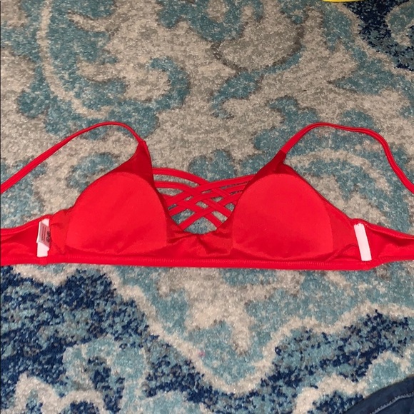 Bikini - Picture 3 of 3